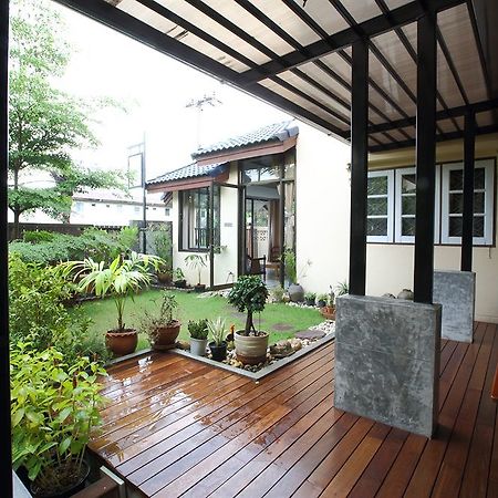 Mon Lodge & Yoga Donmueang Bangkok Kültér fotó