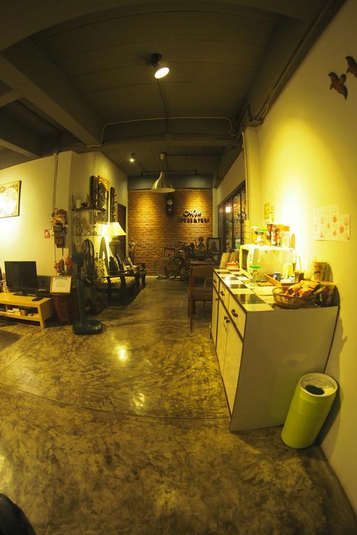Mon Lodge & Yoga Donmueang Bangkok Kültér fotó