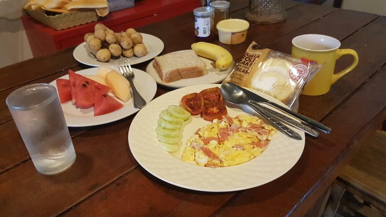 Mon Lodge & Yoga Donmueang Bangkok Kültér fotó